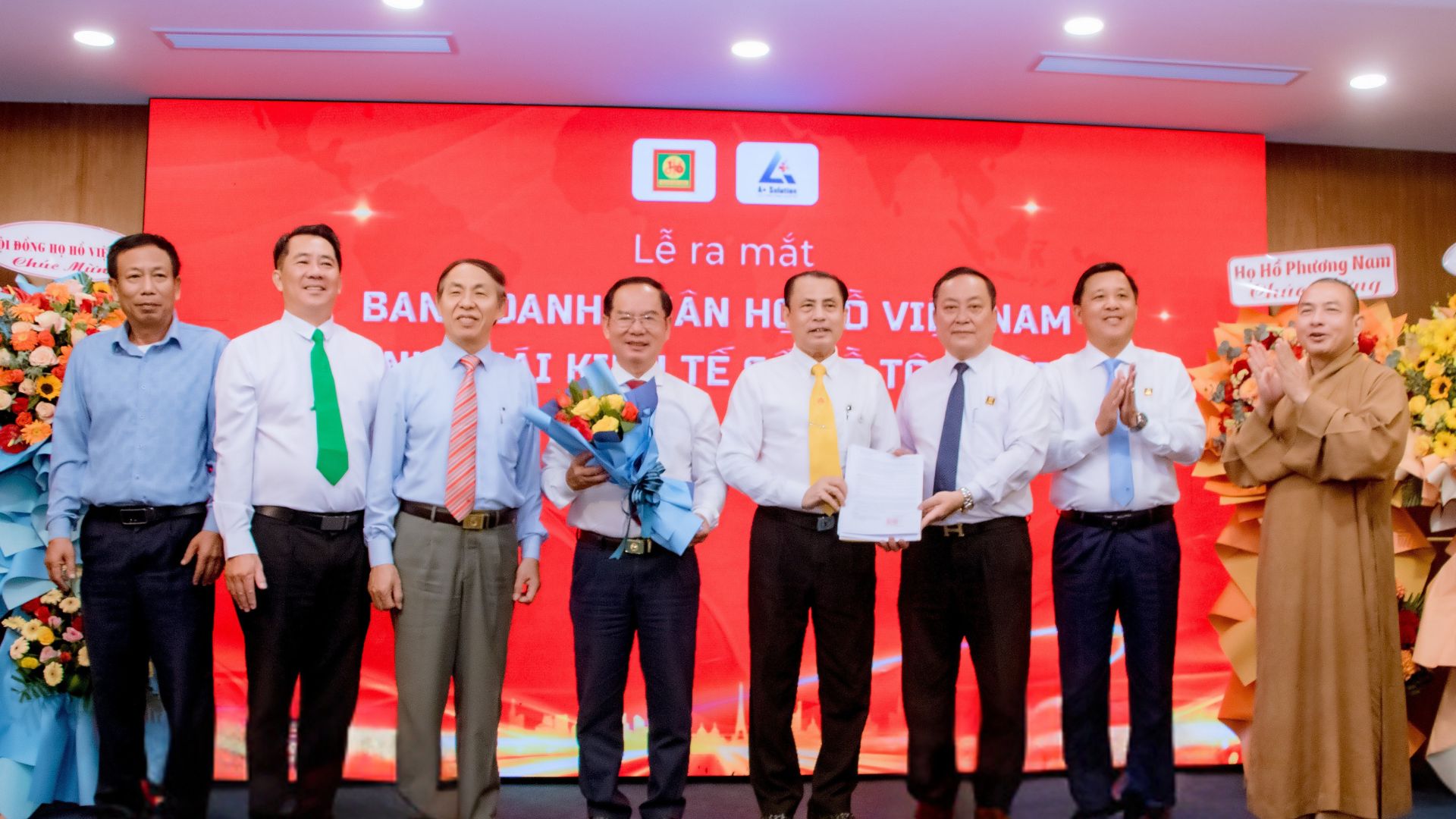 trao-quyet-dinh-thanh-lap-ban-du-an-hst-ho-toc