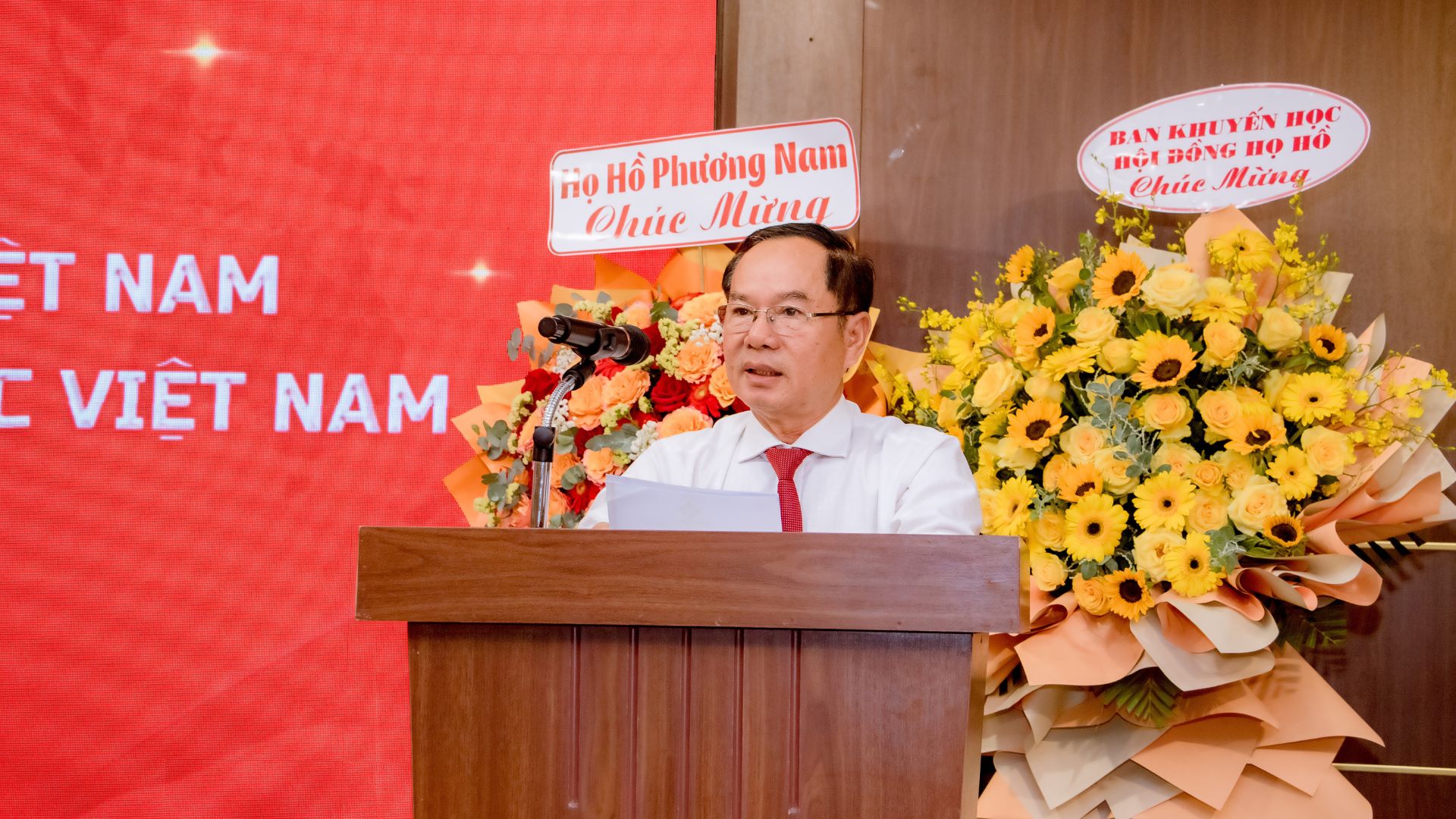 ong-ho-trung-phuoc-phat-bieu